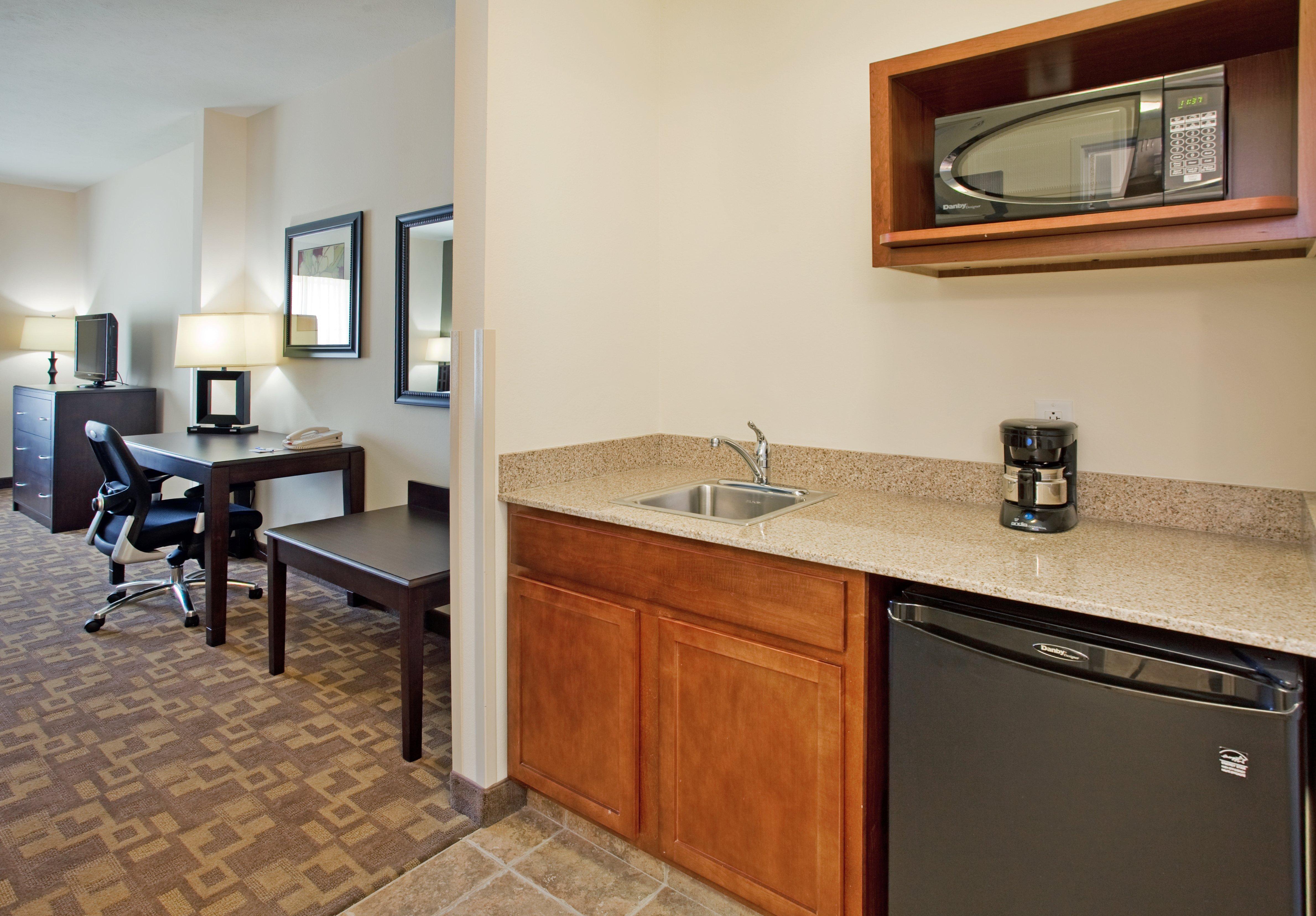 Holiday Inn Express & Suites North Topeka Exteriér fotografie