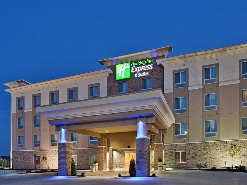 Holiday Inn Express & Suites North Topeka Exteriér fotografie