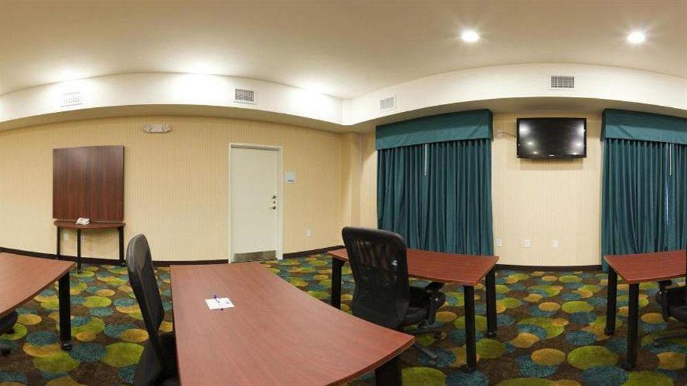 Holiday Inn Express & Suites North Topeka Exteriér fotografie