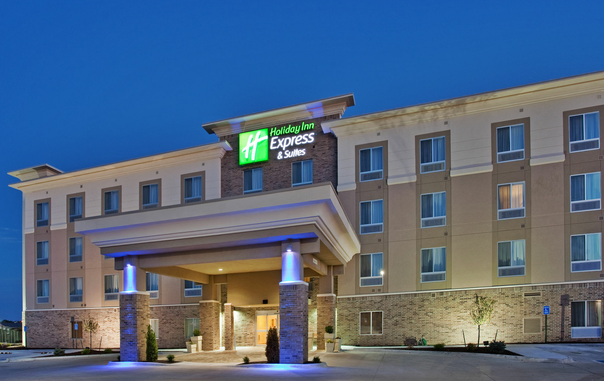 Holiday Inn Express & Suites North Topeka Exteriér fotografie